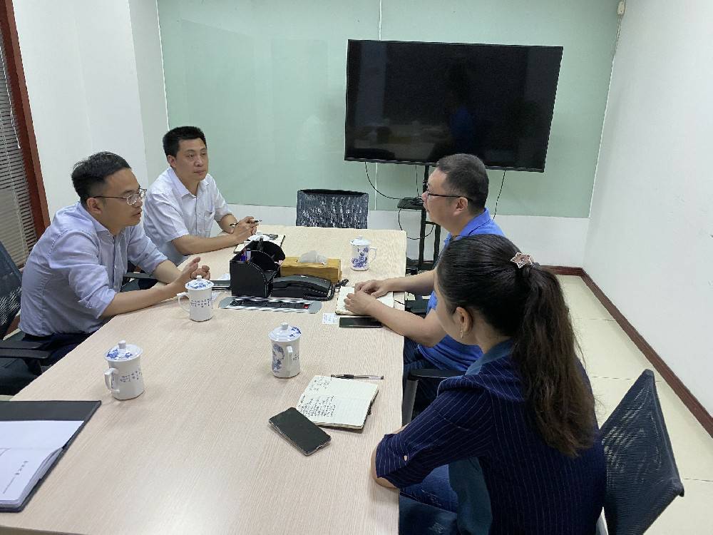 无锡市工信局领导来开云手机站官方网站入口-开云(中国)科技开展“三联三解”活动